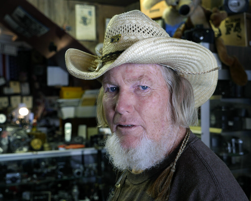 Homme inconnu, sur la route du Canyon land, Utah, États Unis, 2013