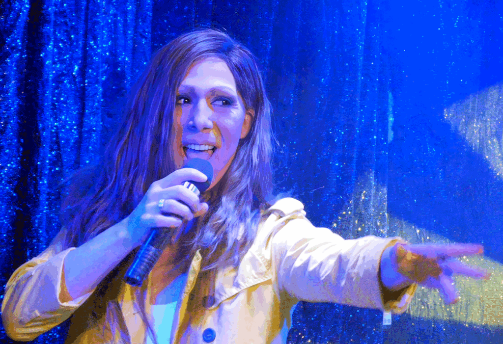 Le 16 mai 2014 le spectacle Michou's Folies au Cabaret Michou, rue des Martyrs / Rina Sherman