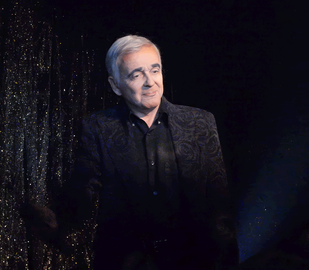Le 16 mai 2014 le spectacle Michou's Folies au Cabaret Michou, rue des Martyrs / Rina Sherman