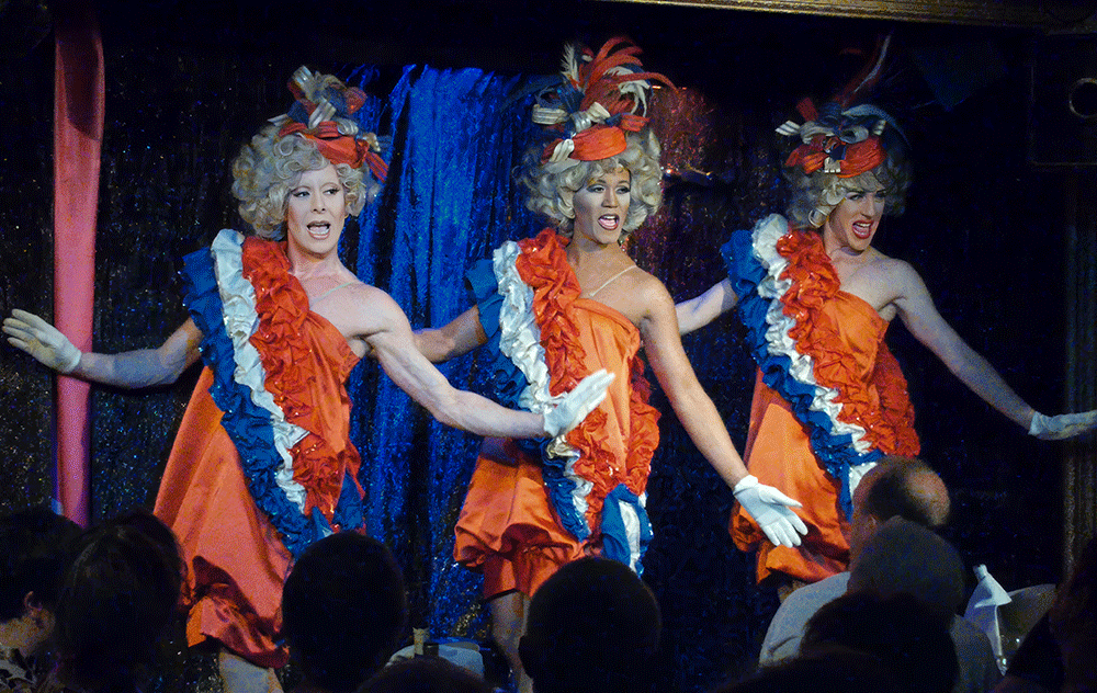 Michou, c'est moi ! le film / Rina Sherman La fête d'anniversaire de Michou, filmé le 13 juillet 2014 https://www.rinasherman.com/films/grands-portraits/michou-cest-moi-le-film-2013-2016/