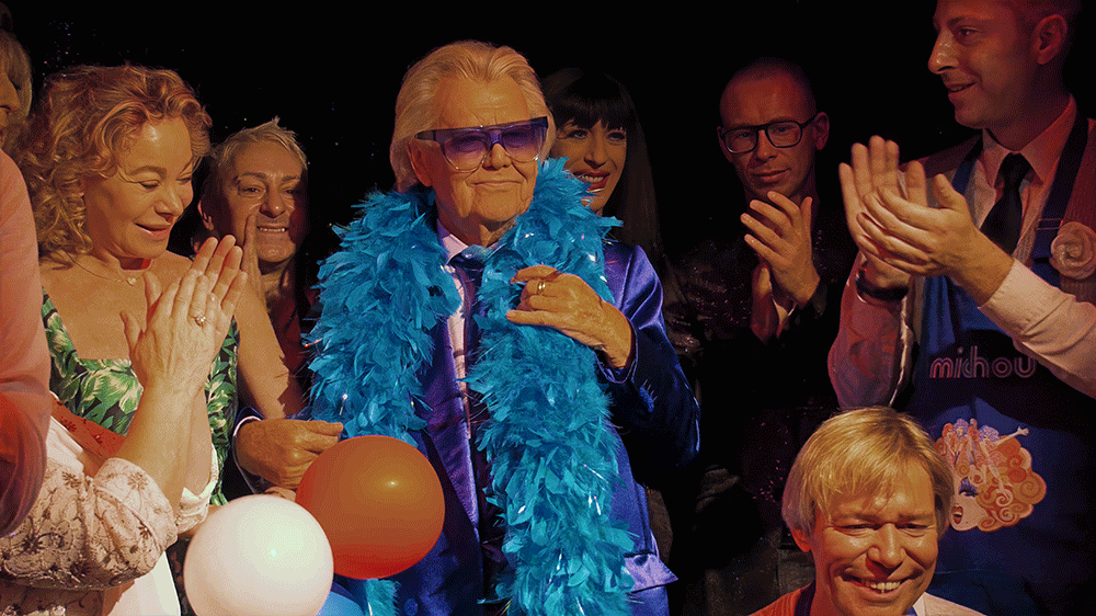 Michou, c'est moi ! le film / Rina Sherman Moments choisis du tournage du IXe déjeuner pour les personnages âgées chez Michou le15 juillet 2014 https://www.rinasherman.com/films/grands-portraits/michou-cest-moi-le-film-2013-2016/