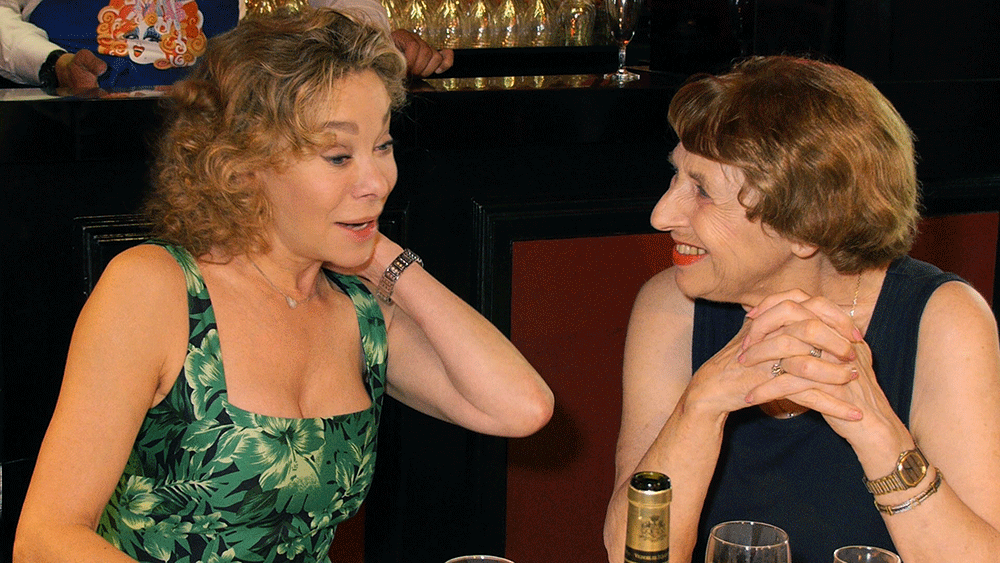 Michou, c'est moi ! le film / Rina Sherman Moments choisis du tournage du IXe déjeuner pour les personnages âgées chez Michou le15 juillet 2014 https://www.rinasherman.com/films/grands-portraits/michou-cest-moi-le-film-2013-2016/