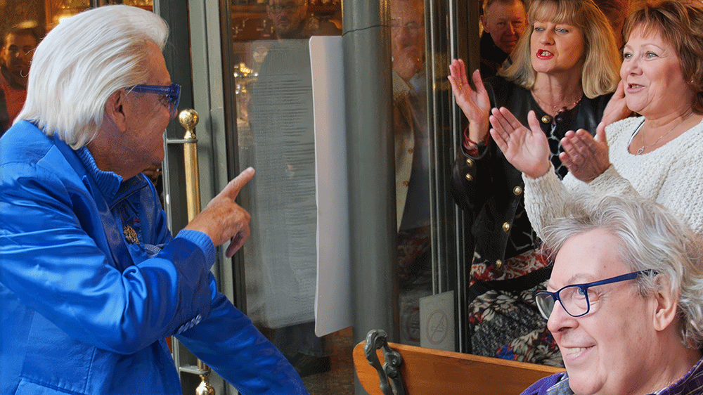 Michou, c'est moi, le film / Rina Sherman La Fête des vendanges de Montmartre à la Mascotte, le 11 octobre 2014 https://www.rinasherman.com/films/grands-portraits/michou-cest-moi-le-film-2013-2016/