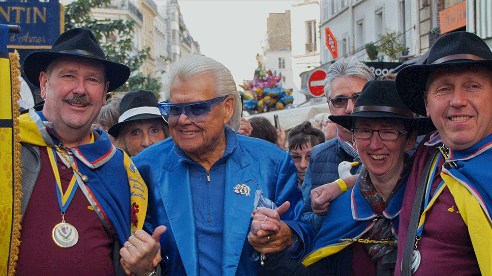 Michou, c'est moi, le film / Rina Sherman La Fête des vendanges de Montmartre à la Mascotte, le 11 octobre 2014 https://www.rinasherman.com/films/grands-portraits/michou-cest-moi-le-film-2013-2016/