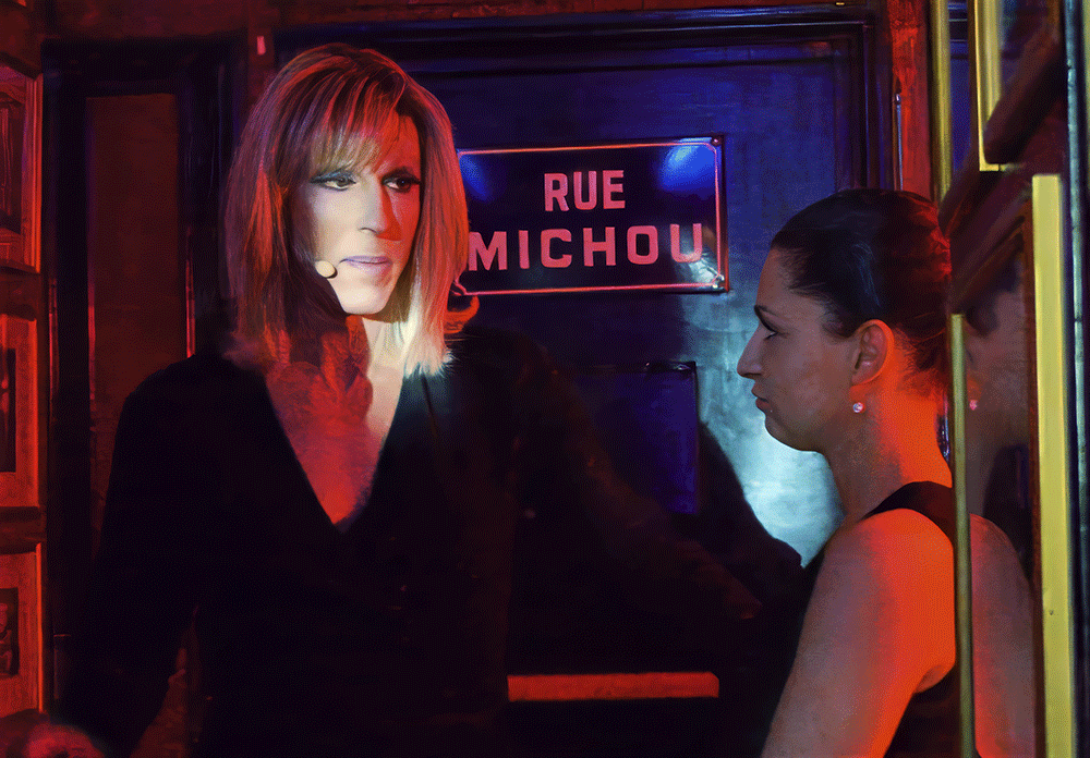 Michou, c'est moi ! le film / Rina Sherman Prises de vue de l'audience avec Michou au Cabaret Michou, filmées le 1er novembre 2014 https://www.rinasherman.com/films/grands-portraits/michou-cest-moi-le-film-2013-2016/