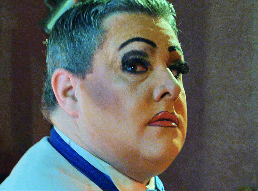 Michou, c'est moi ! – le film / Rina Sherman Storyboard chronologique des tournages de 2013 à 2016 avec Michou, à Montmartre et ailleurs, du Cabaret, le spectacle de transformistes et les déjeuners-spectacles pour les personnes âgées de Montmartre. Michou au Cabaret Michou avec ses invités le 2 décembre 2014 https://www.rinasherman.com/films/grands-portraits/michou-cest-moi-le-film-2013-2016/